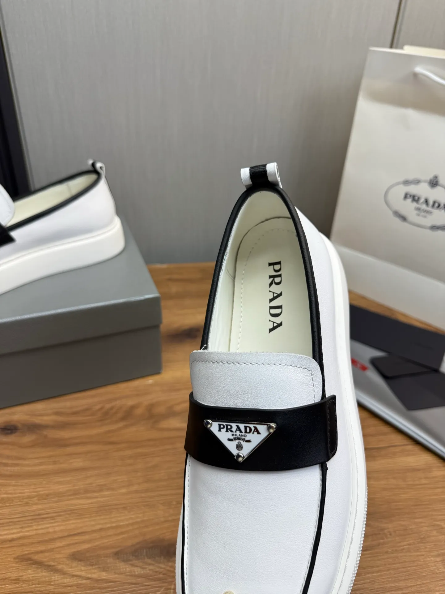 Factory price 580💰 [PRADA] Men's shoes are popular in the counter, official website is synchronized, 1 high-quality shipment ✔️Original cowhide + cowhide lining, 1🆚1 replica, original sole, 38-45 (45 customized, non-refundable)
